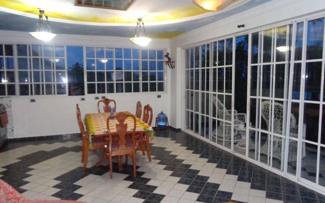 RIG Hostel Boca Chica Back Packer