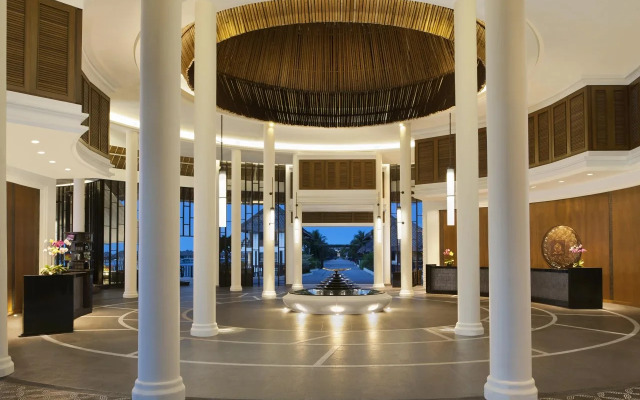 Golden Palm Tree Sepang