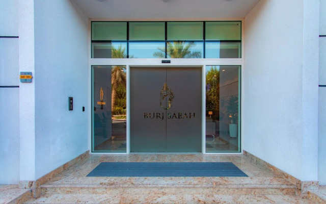 Executive apt near Downtown
