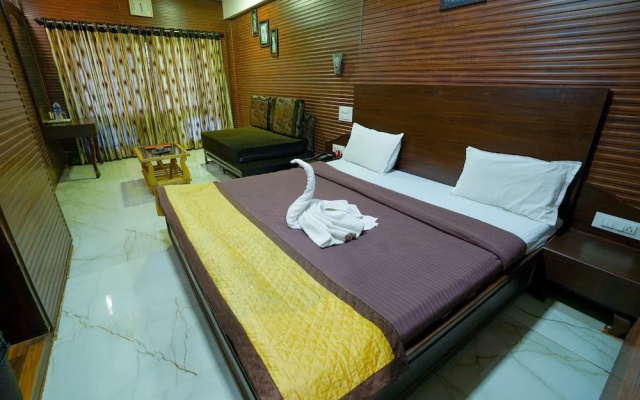 Hotel Kumar Plaza