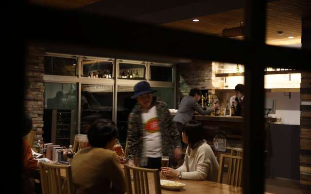 Kyou Bar Lounge & Inn
