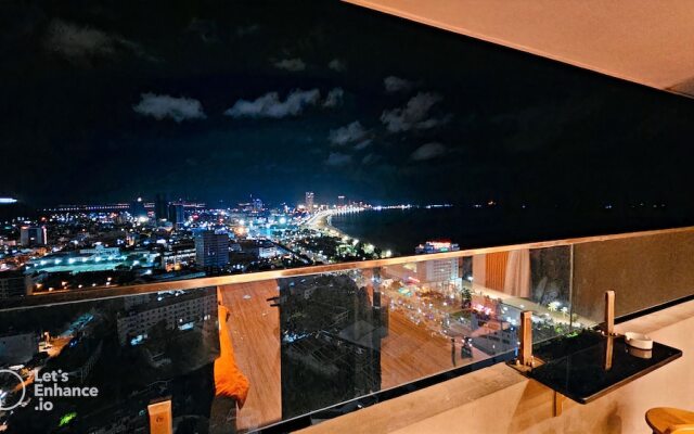 Flc Sea Tower - ChillNow