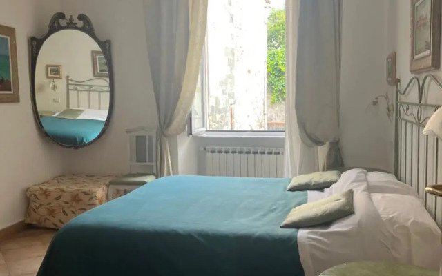 Piazza Massola 2 Apartment