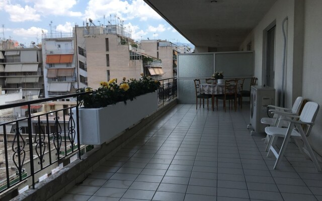 Athens Deluxe Apartment near Acropolis