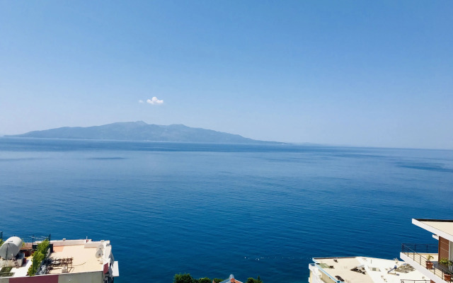 Blue Saranda Hotel