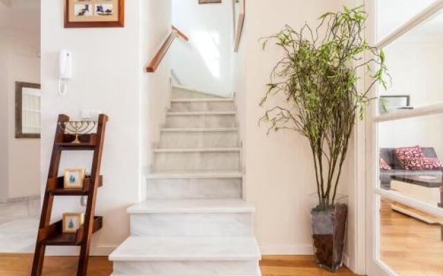 City Rooftop Paradise