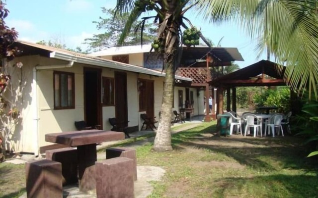 Cabinas Balcon de Mar Tortuguero