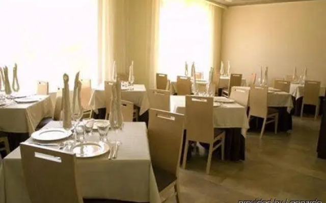 Hostal Antic Balneari De Rocallaura