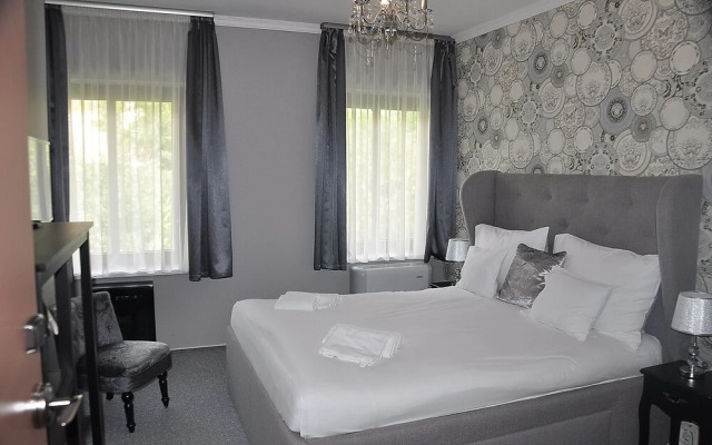 Arch Boutique Hotel