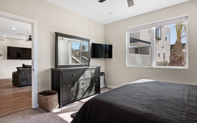 Surf's Up 2 Bedroom Condo