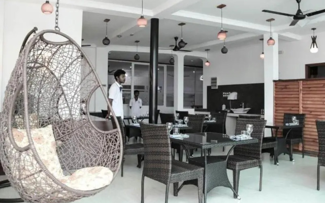 Guraidhoo Inn