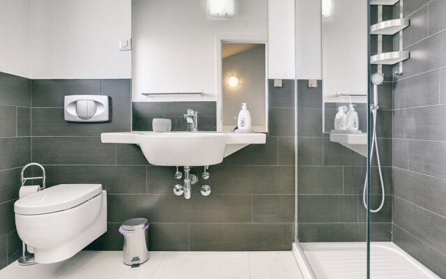 Luxurious Villa with Sauna & Hot Tub in Žminj