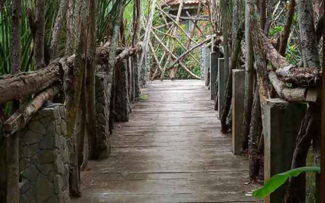 Sapulidi Cafe, Resort & Gallery