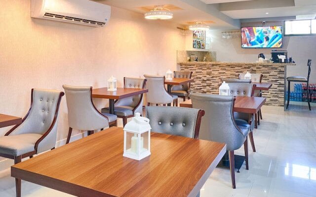 Room in Guest Room - Malecon Premium Plus