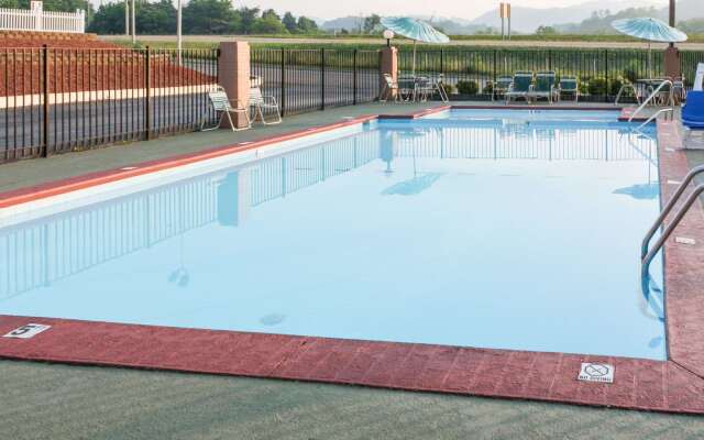 Econo Lodge Rocky Top