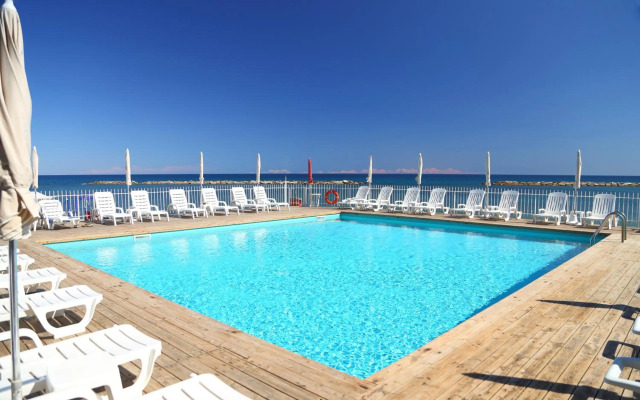 Mayola Hotel