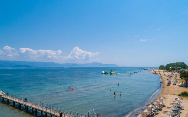 Lefkimi Hotel