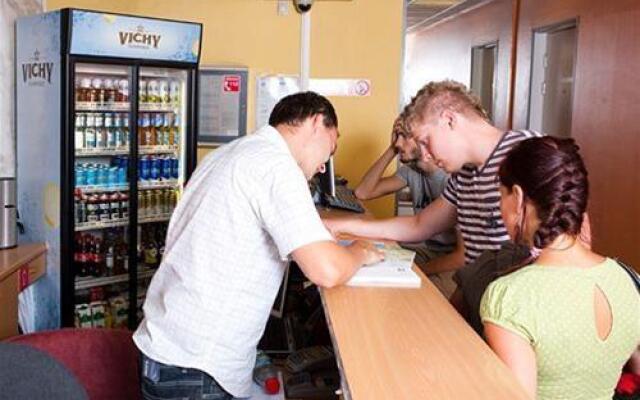 16 Euro Hostel