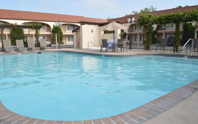 Laurel Inn Motel