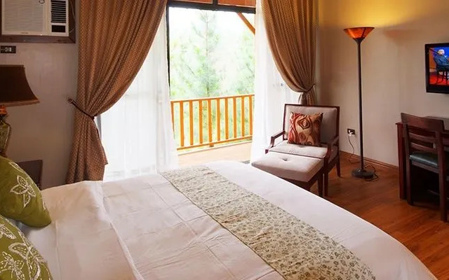 Pinegrove Mountain Lodge