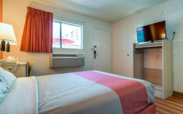 Motel 6 Rowland Heights, CA - Los Angeles - Pomona
