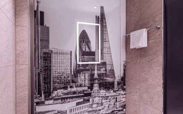 Radisson RED Hotel London Heathrow