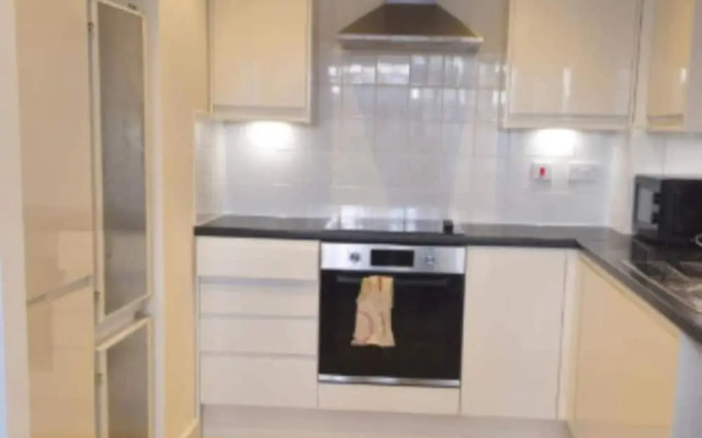 Stylish London Apartment Close to O2 and Riverside