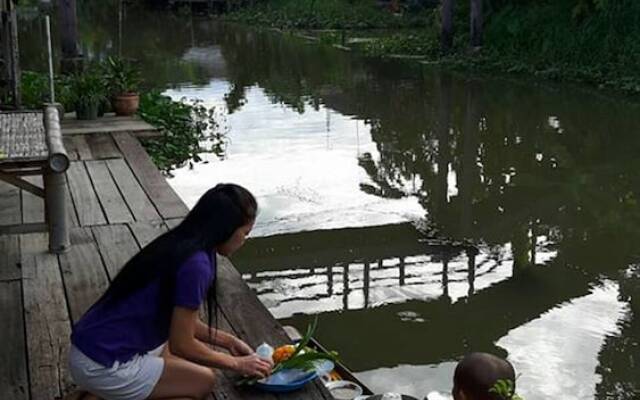 Baan Suanaomsuk