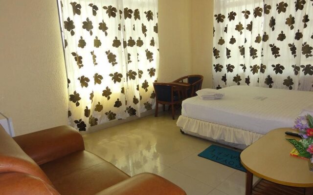 Royal Giraffe Hotel