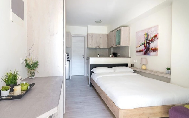 Modern Athens Studio by Cloudkeys