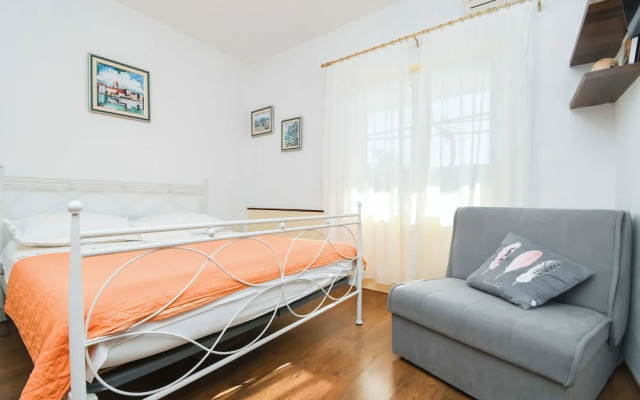 Zeljko - With Garden - SA2