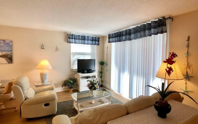 Cheryl's Bonita Beach & Tennis Condo