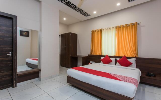 OYO 18757 Nakshatra Inn