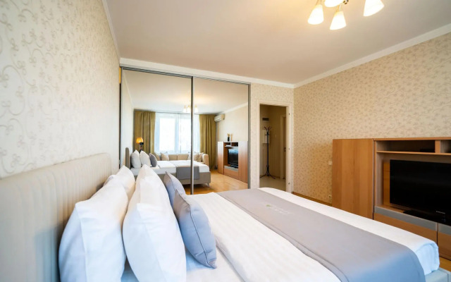 InnDays Apartments  на улице Кораблестроителей 30