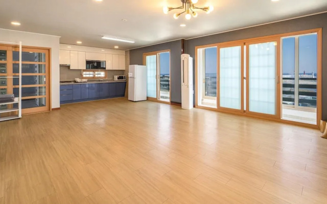 Gangneung Basecamp Pension