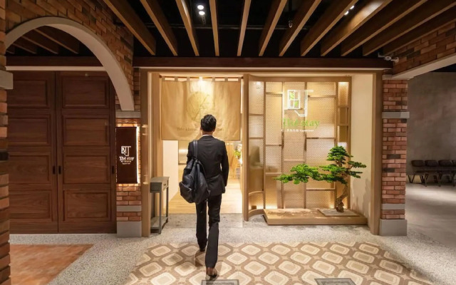 CHO Stay Capsule Hotel - Taoyuan Airport T2