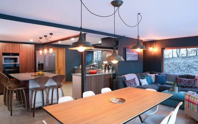 Chalet Sous Les Bois