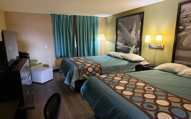 Super 8 by Wyndham Mendota I-39