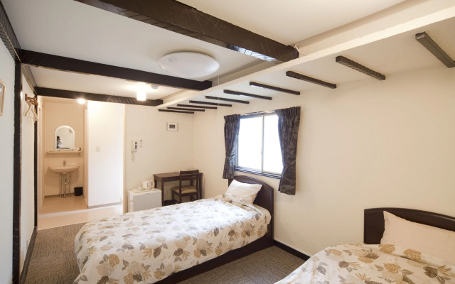 Shin-Okubo International Hotel