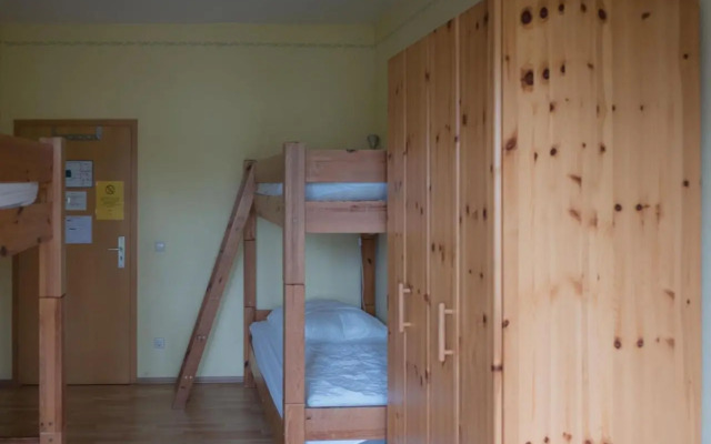 Louise 20 Hostel