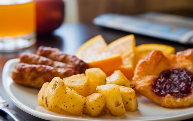 Best Western Plus Burlington Inn & Suites