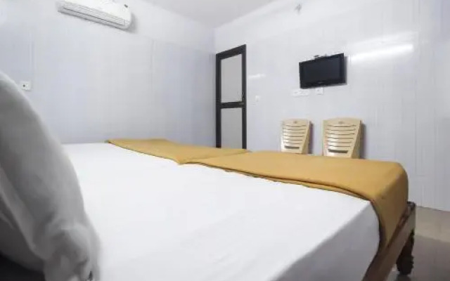 OYO 61145 J.K.S. Deluxe Lodge