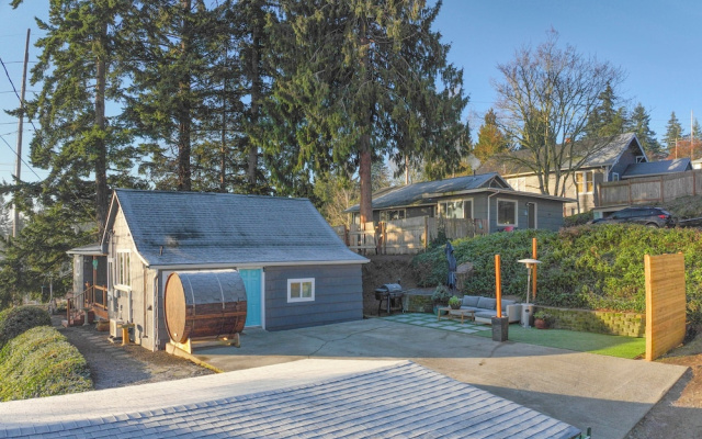 Walk to Shipyard: Bremerton Home w/ Patio!