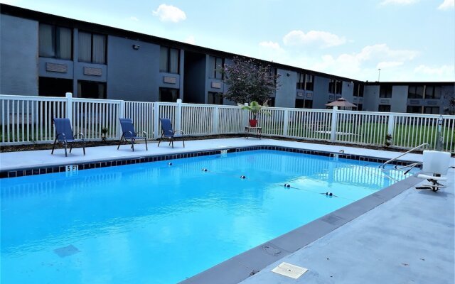 Madison Inn and Suites