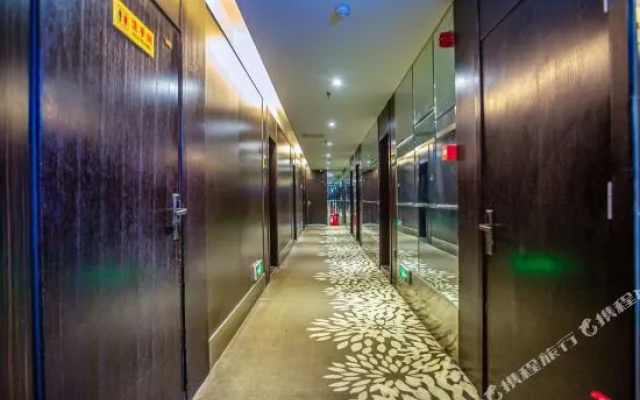 Pai Hotel (Dongying Railway Station)