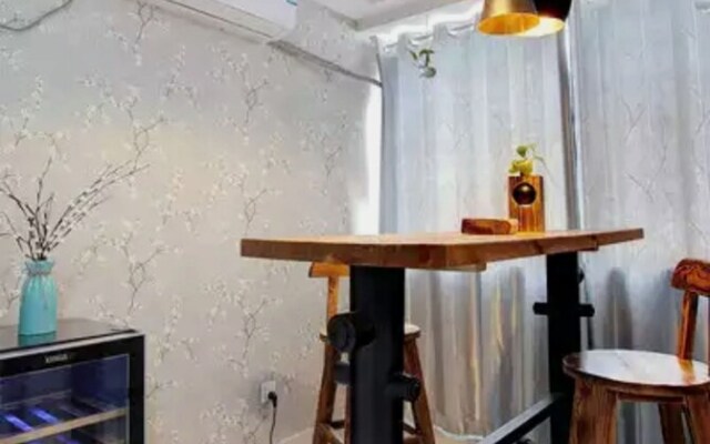 Vase Town House