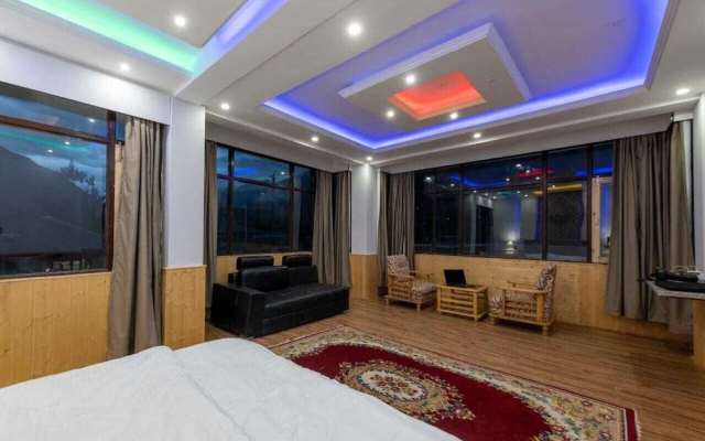 Dee Grand Marq Hotel
