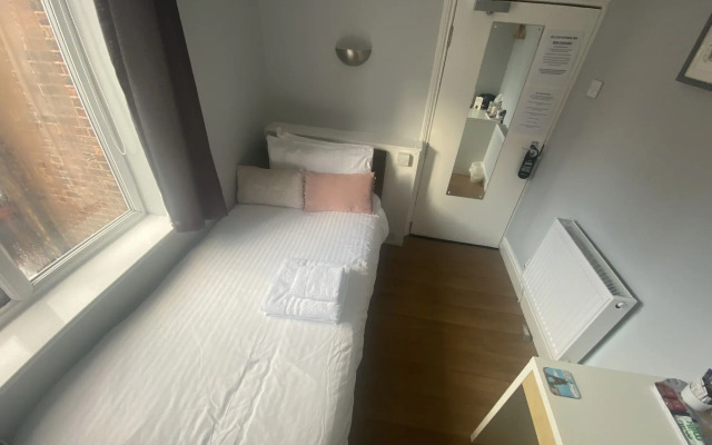 Grosvenor Place Guest House