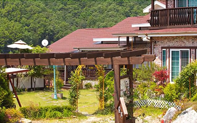 Yangpyeong Ooz Pension