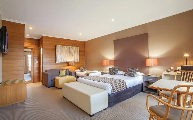 Sovereign Park Motor Inn